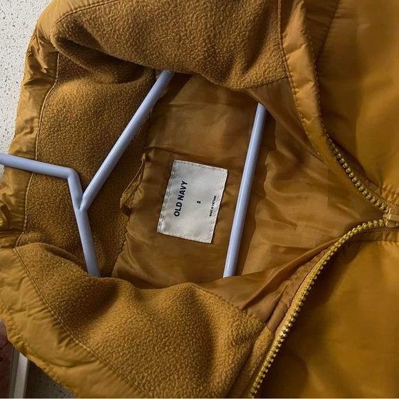 Old navy mustard color puffer size men’s small - Picture 3 of 3